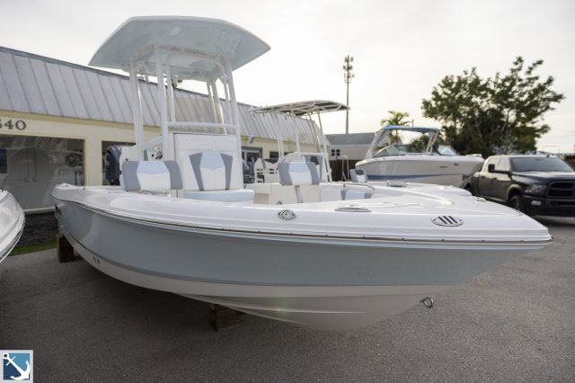 New 2024 Robalo 246 Cayman  Boat for sale